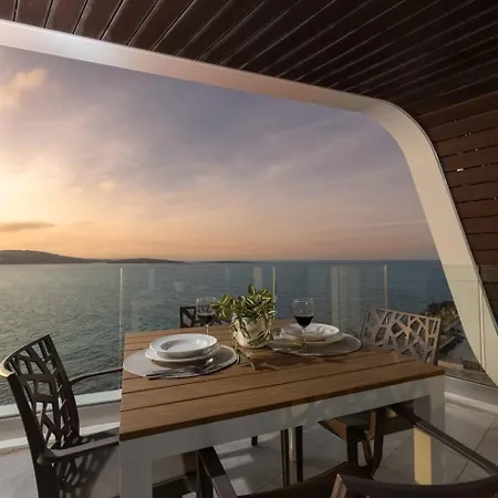Ivory Suite Seafront With Views!- Fl 13 By Homely St. Paul's Bay Exterior photo
