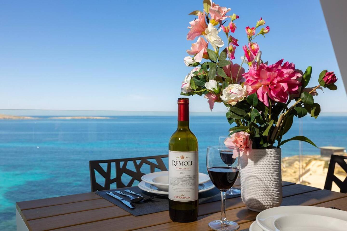 Ivory Seafront With Views!- Fl 13 By Homely * San Pawl il-Baħar
