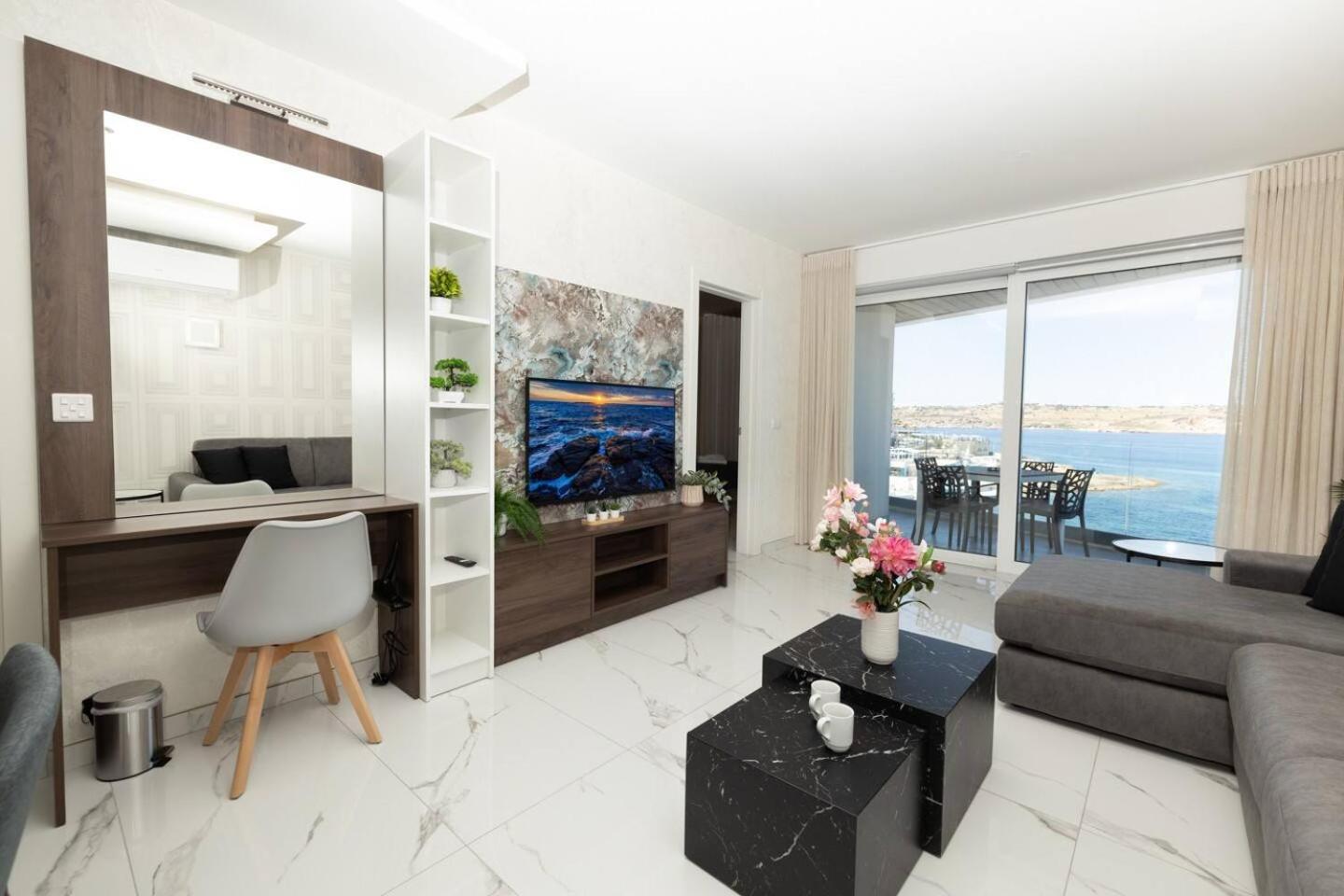 Ivory Seafront With Views!- Fl 13 By Homely San Pawl il-Baħar