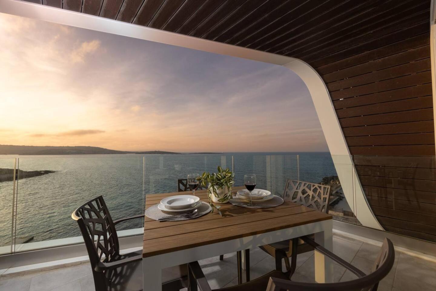 Ivory Seafront With Views!- Fl 13 By Homely San Pawl il-Baħar